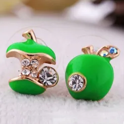 Pommes en cristal - boucles d'oreilles asymétriques - vert - rouge