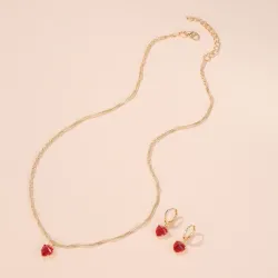 Collier d'or  boucles d'oreilles avec coeur rouge