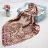 Elegant square scarf with leopard print - silkScarves
