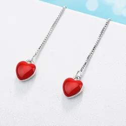 Boucles d'oreilles longues avec coeur rouge