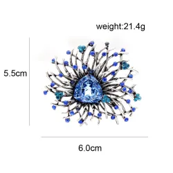 Shiny flower brooch - with crystalsBrooches