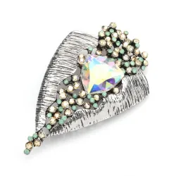 Little gem crystal geometric brooche - for everyday use