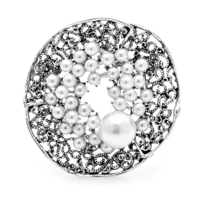 Vintage pearl flower - round broochBrooches