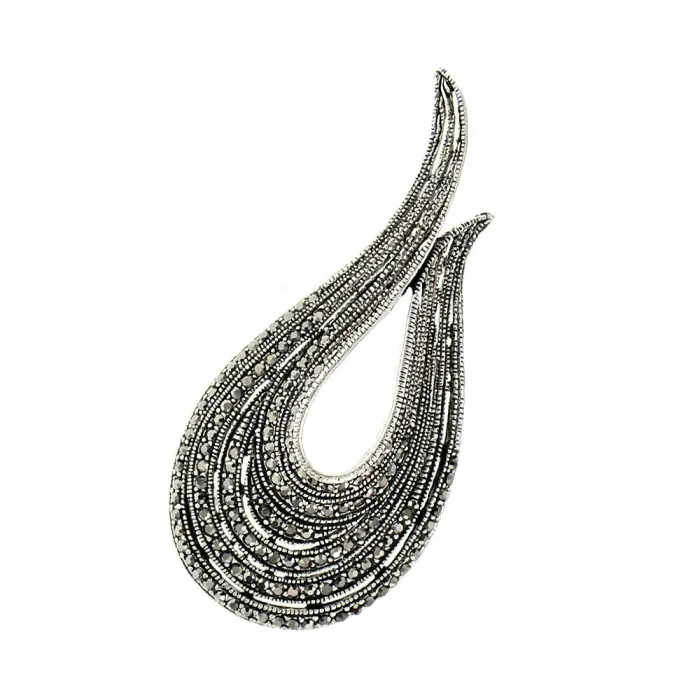 Beautiful rhinestone vintage elegant brooche - a gift every woman would likej