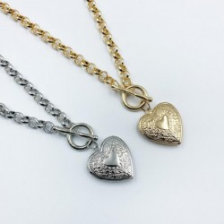 Necklace with a heart-shaped pendant - openable - gold / silverNecklaces