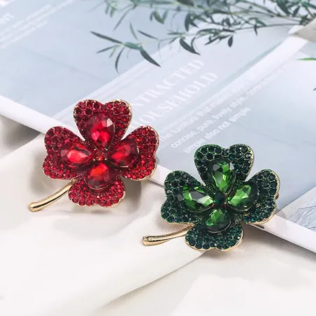 Four leaf clover - crystal brooch