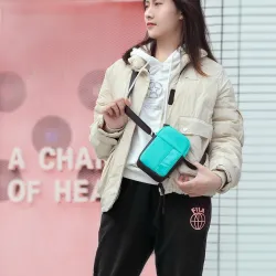 Petit sac à bandoulière tendance - imperméable