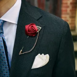 Golden brooch with rose / chain - unisex