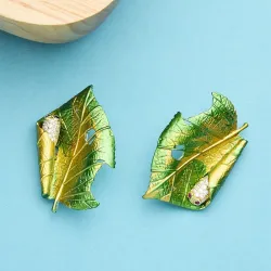 Wuli&baby New Design Czech Rhinestone Silkworm Leaf Brooches Women Men Insect Party Office Brooch Pins Gifts