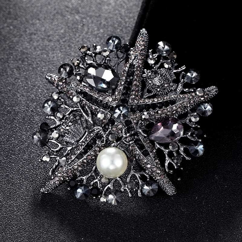 Crystal sea star with pearl - vintage brooch