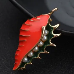 Red sea mussel with pearls - elegant brooch