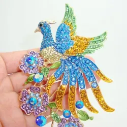 Broche à la mode - avec paon en cristal coloré