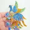 Broche à la mode - avec paon en cristal coloré