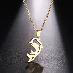Collier élégant avec dauphin