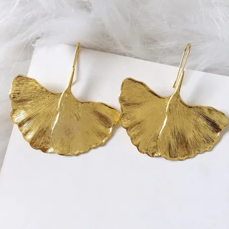 Boucles d'oreilles dorées en forme de feuilles - métal