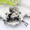Broche tendance avec cerf en cristal noir
