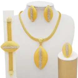 Ensemble de bijoux dorés luxueux - collier - boucles d'oreilles / bracelet / bague - style africain