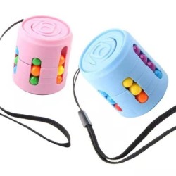 Cube avec perles colorées - jouet fidget anti-stress