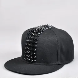 Casquette baseball tendance - snapback plate - avec rivets - style Hip Hop / Punk / Rock