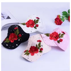 Casquette de baseball à la mode - avec roses / cristaux / clous brodés