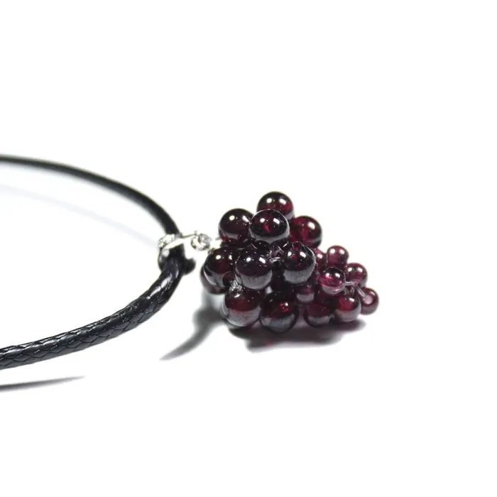 Collier corde - avec pendentif grenat rouge vin cristal