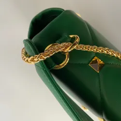 Luxurious bag - with rivets / chain strap / handle - genuine leatherHandbags