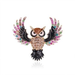 Stylish brooch with colorful crystal owl