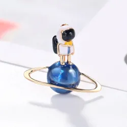 Broche élégante avec astronaute / globe