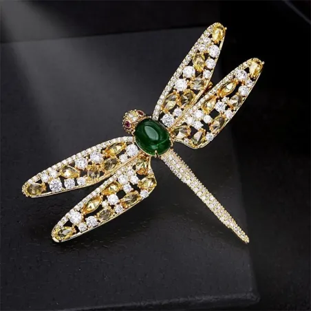 Broche libellule en cristal à la mode