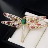 Broche libellule en cristal à la mode