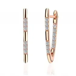 Boucles d'oreilles à la mode en forme de V - avec zircone cubique