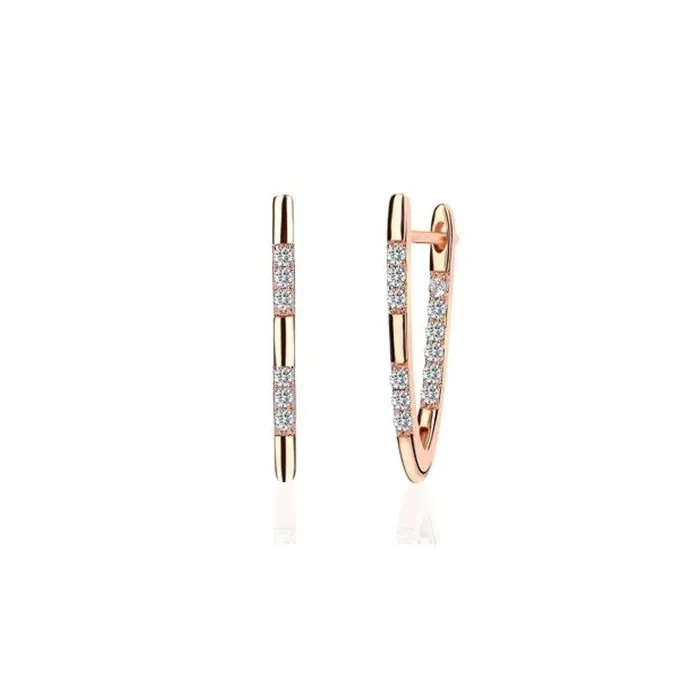 Boucles d'oreilles à la mode en forme de V - avec zircone cubique