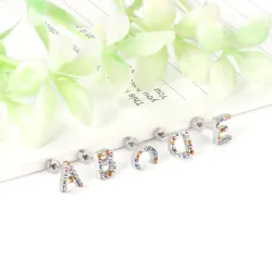 Petites boucles d'oreilles puces élégantes - avec strass colorés - lettres de l'alphabet