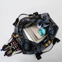 Stylish travel bag - with shoe compartment - large capacity - waterproof - unisex - graffiti designBags