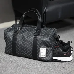 Stylish travel / sport shoulder bag - with shoe compartment - large capacityBags