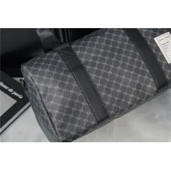Stylish travel / sport shoulder bag - with shoe compartment - large capacityBags