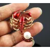 Broche en émail - scorpion avec perle