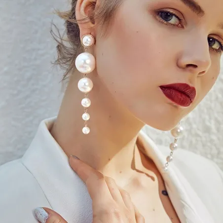 Boucles d'oreilles longues avec perles