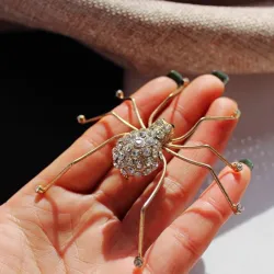 Araignée en cristal d'or - broche