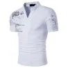 T-shirt à la mode à manches courtes - col montant ouvert - manches imprimées