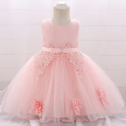 Robe fleurie en dentelle - avec noeud - cristaux - sequins