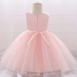 Robe fleurie en dentelle - avec noeud - cristaux - sequins