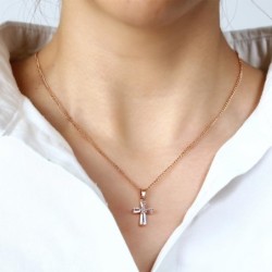 Pendentif en forme de croix en cristal - avec collier