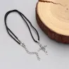 Pendentif croix rose - collier corde