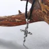 Pendentif croix rose - collier corde