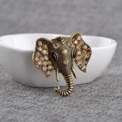 Vintage crystal elephant broochBrooches