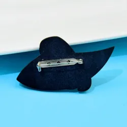 Dame au chapeau noir - broche