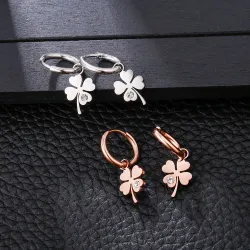 Trèfle à quatre feuilles / cristal - boucles d'oreilles