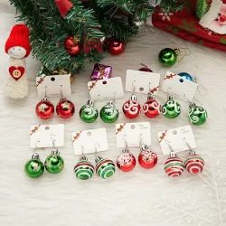 Boucles d'oreilles en forme de boule de sapin de Noël