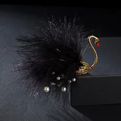 Paon blanc/noir - broche - plumes - perles